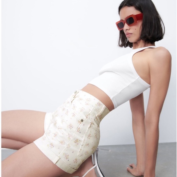 ZARA Printed Mom Fit Roller Shorts NWT - Picture 4 of 12